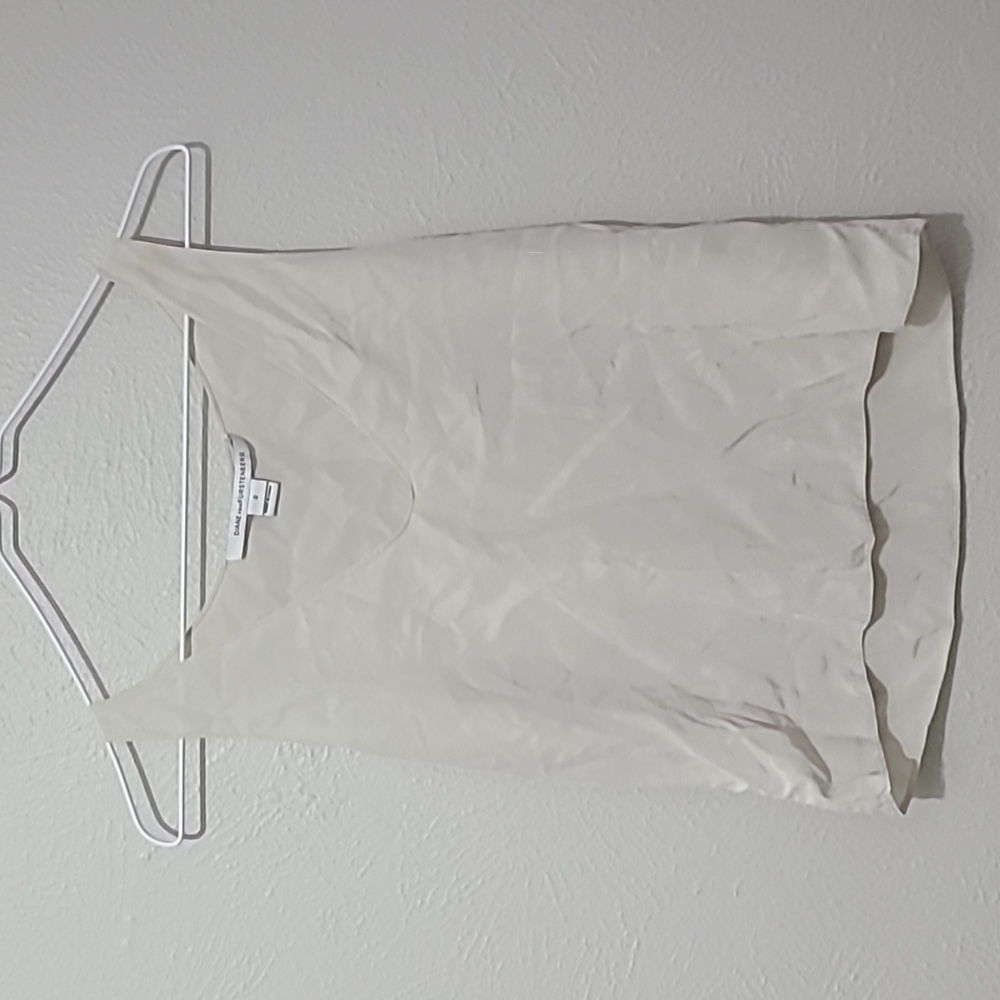 100% Silk Diane Von Furstenburg Grayish/White V-Neck Tank